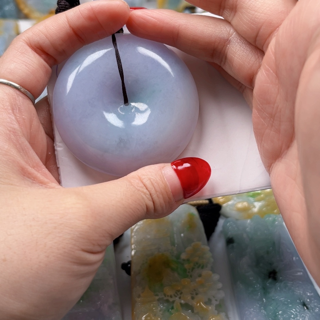 飘***巅翡翠未镶嵌颈饰翡翠