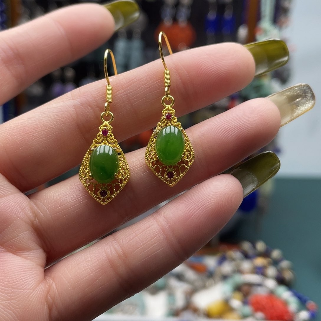 和田玉耳饰未镶嵌饰品