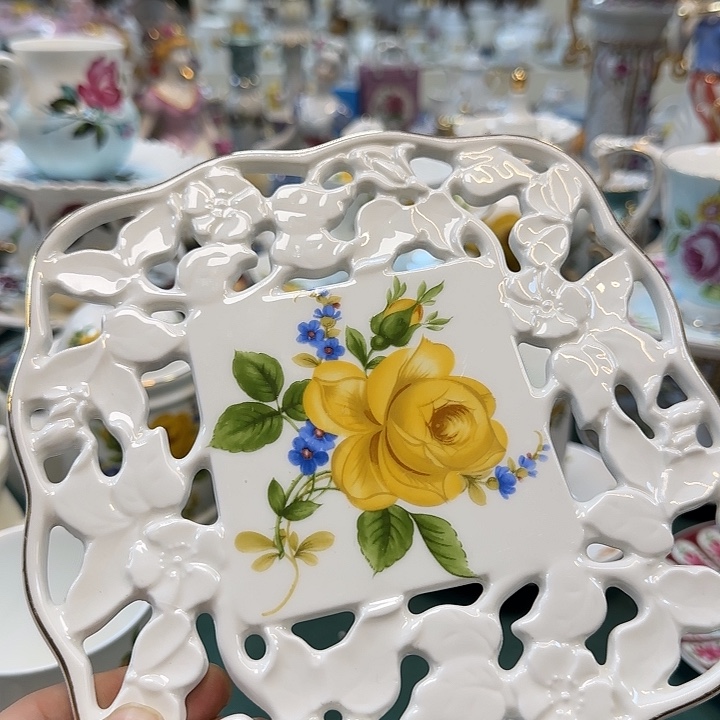 鹿与海陶瓷有限公司