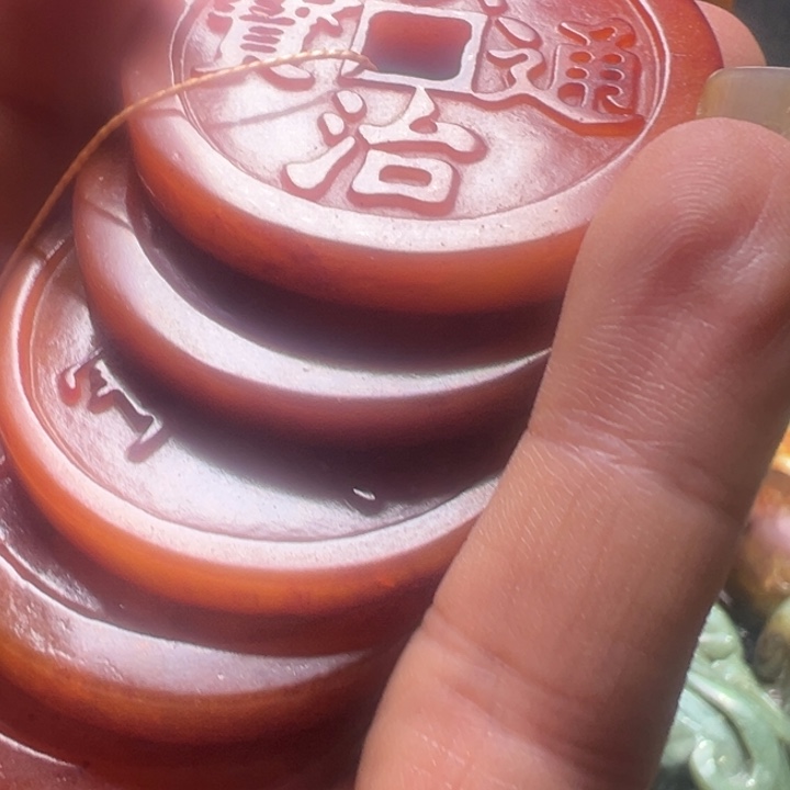 透闪石质玉未镶嵌颈饰