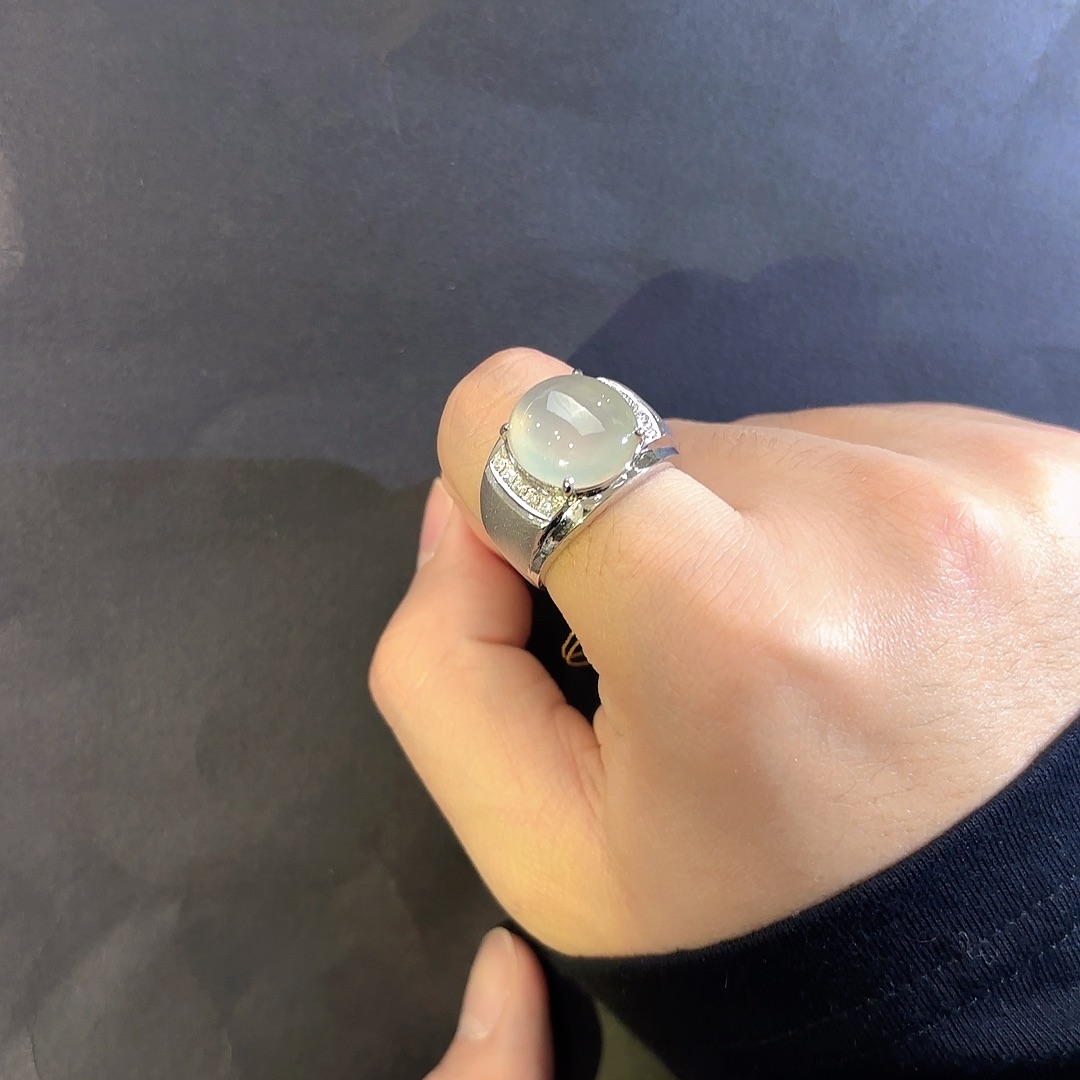 翡翠未镶嵌戒指多人不退不换