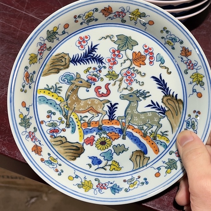 瓷片//////直径19厘米。绿。