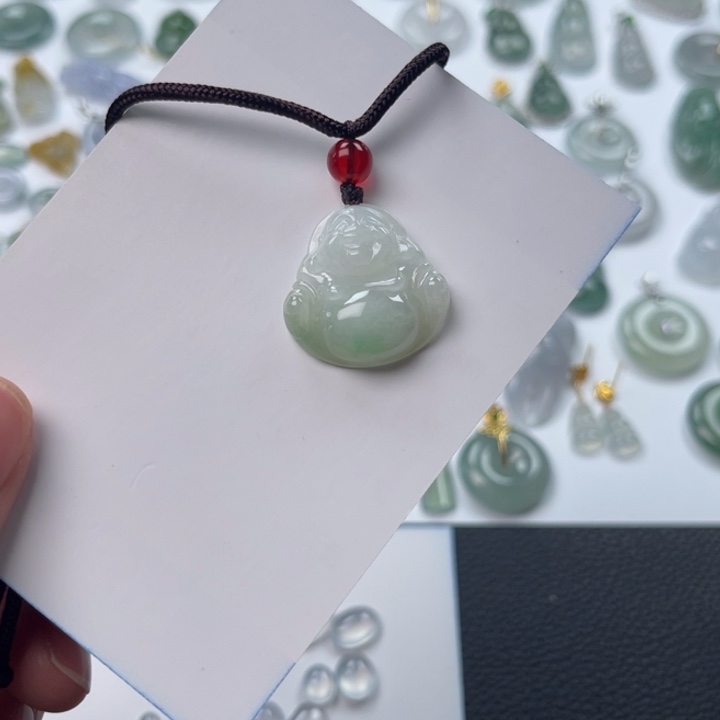 翡翠未镶嵌颈饰佛公
