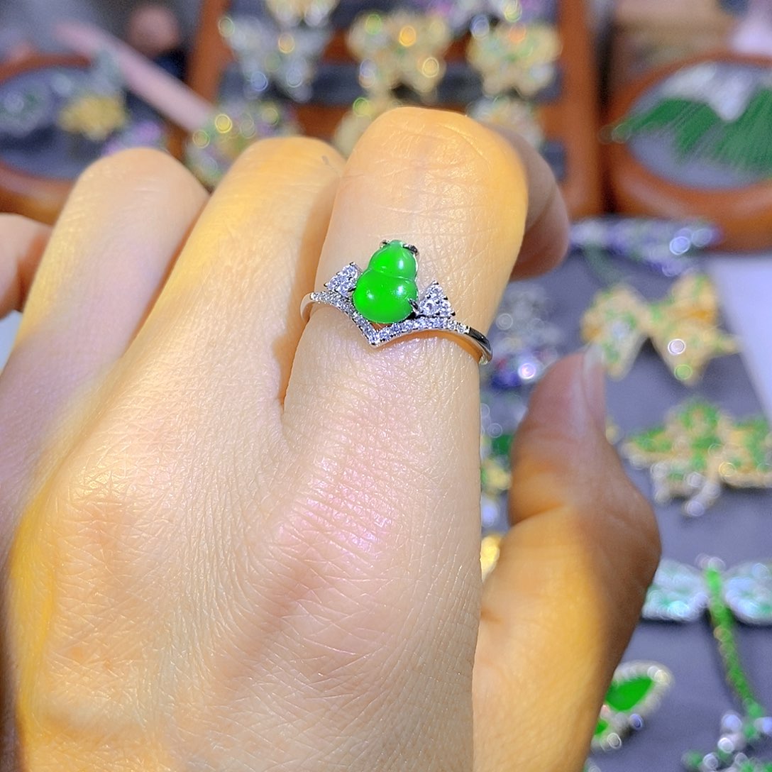 颈饰银S925镶嵌翡翠