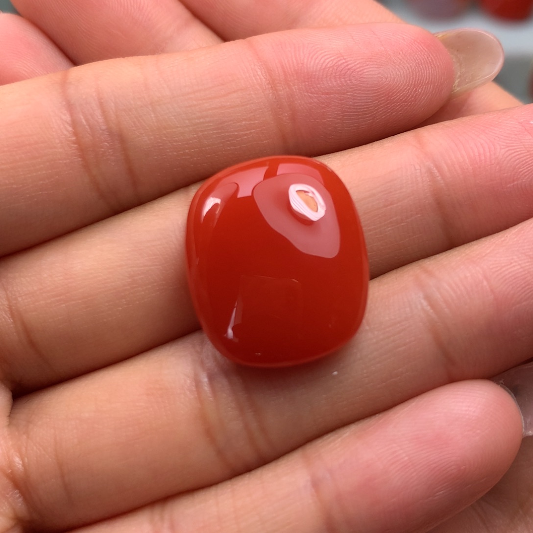 未镶嵌牌子面南红玛瑙