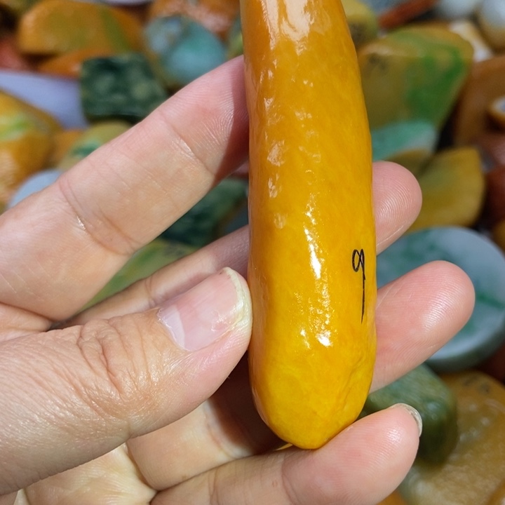 云***士翡翠未镶嵌颈饰缅甸