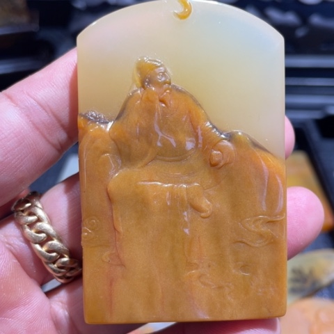 【闪购商品】未镶嵌石英质玉（黄龙玉）颈饰