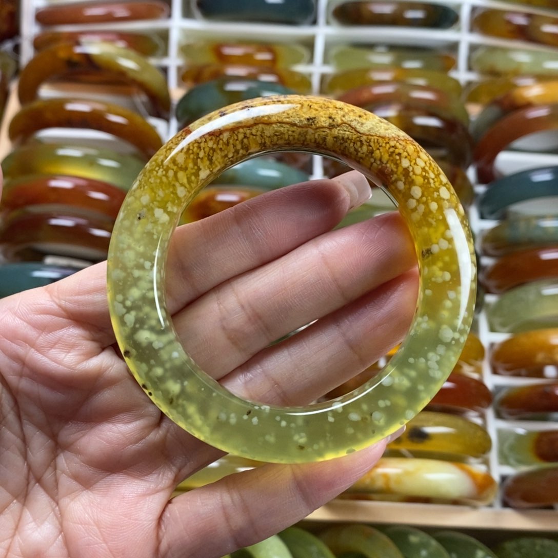 未镶嵌蛇纹石玉手镯300