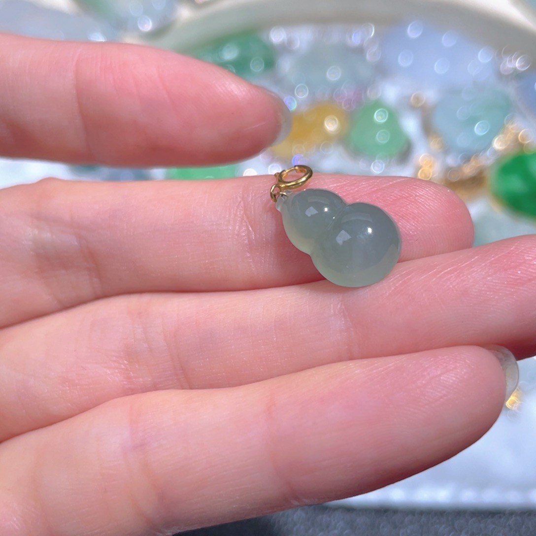 翡翠颈饰18K金镶嵌翡翠