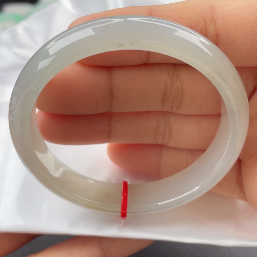 翡翠手镯（贵妃镯）未镶嵌