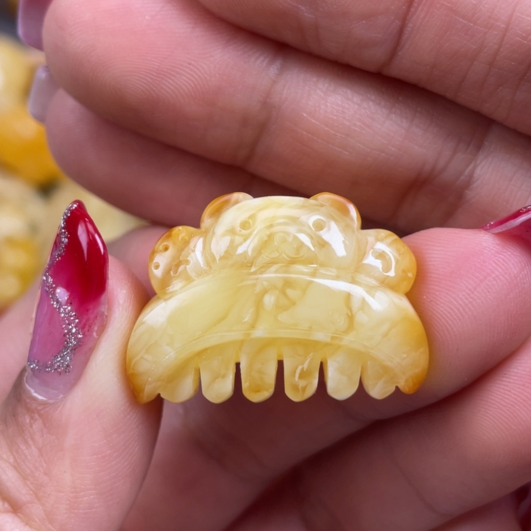 琥珀裸石未镶嵌蜜蜡