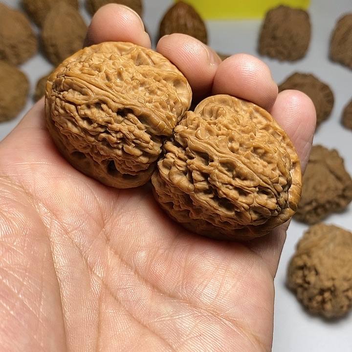 文玩核桃把件38.5尺，有修，南疆石