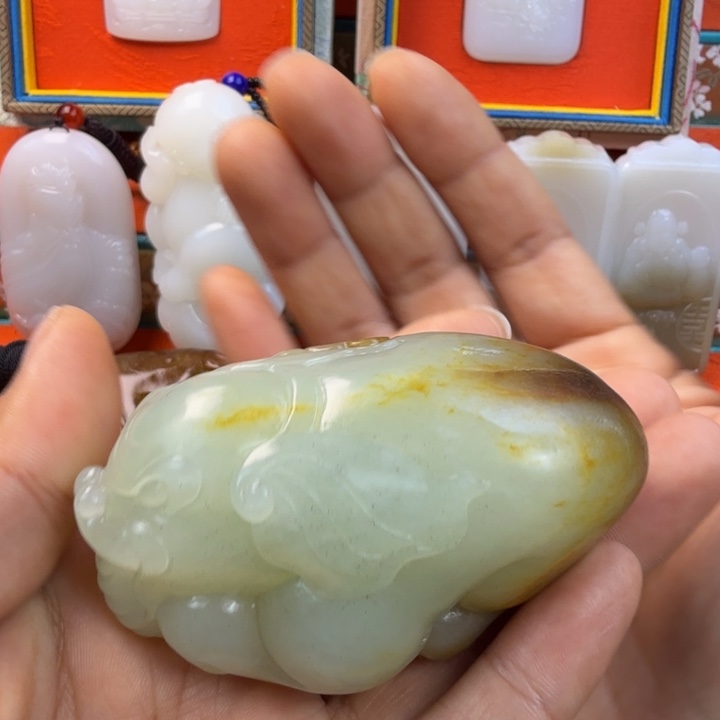 和田玉未镶嵌颈饰