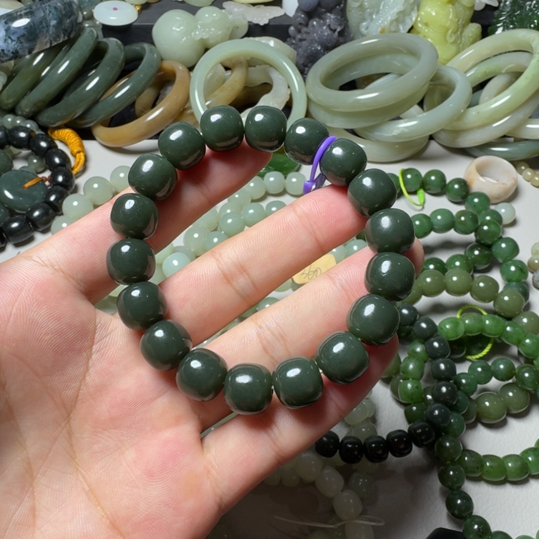 和田玉未镶嵌手串