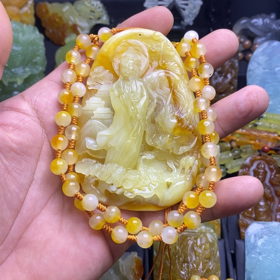 蛇纹石玉吊坠(赠链)未镶嵌刘**?