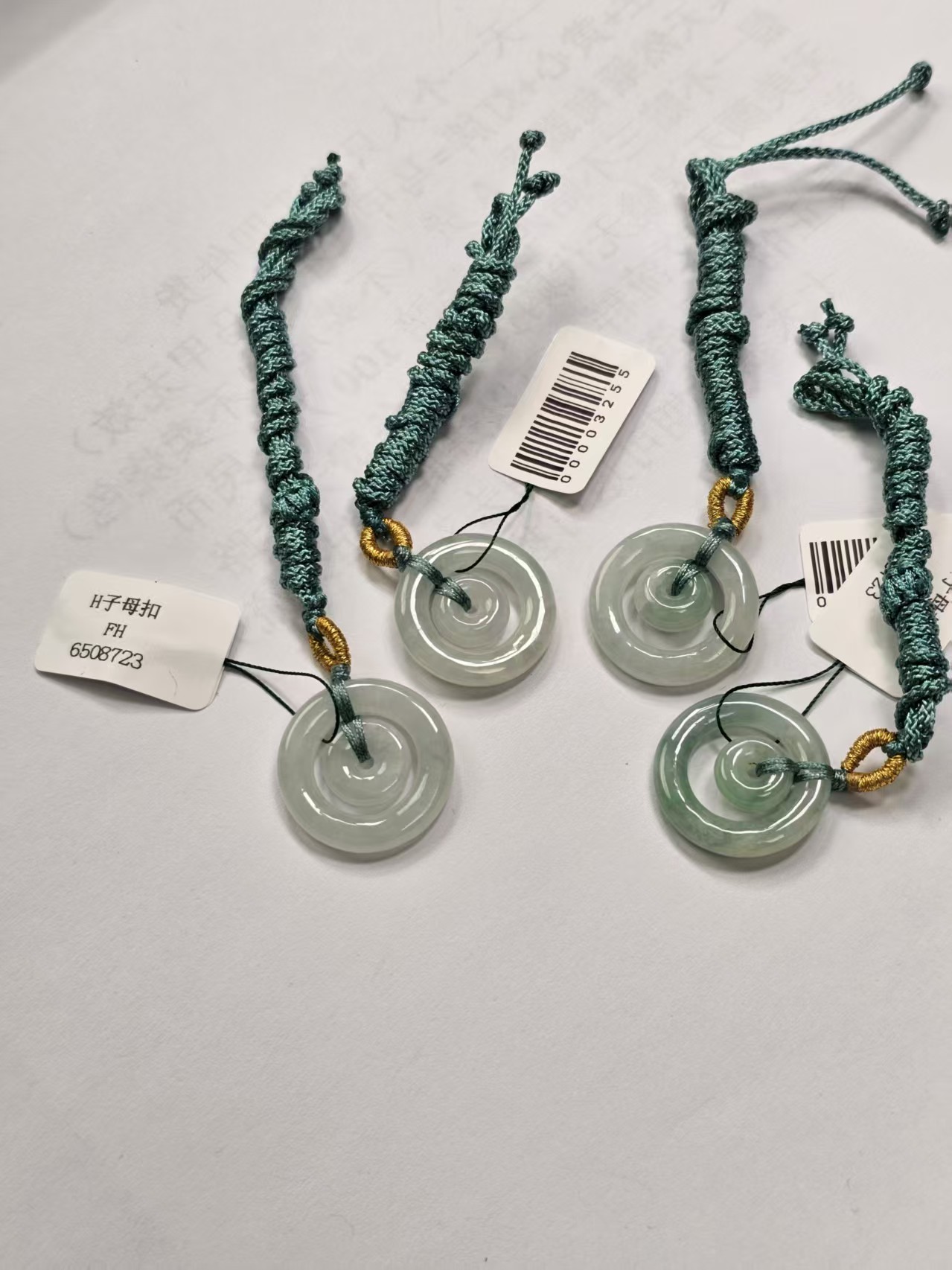 天然缅甸A货翡翠（小子母扣）多样性发其一.