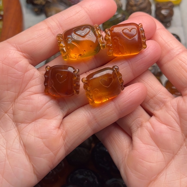 琥珀未镶嵌颈饰糖