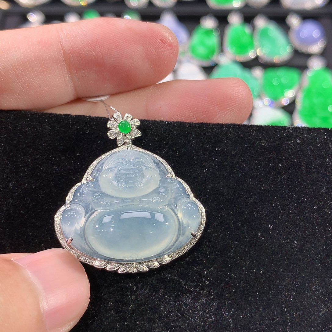 翡翠18K金镶嵌颈饰