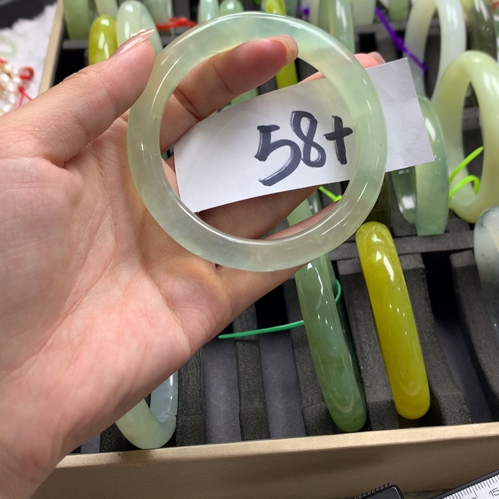未镶嵌蛇纹石玉手镯10