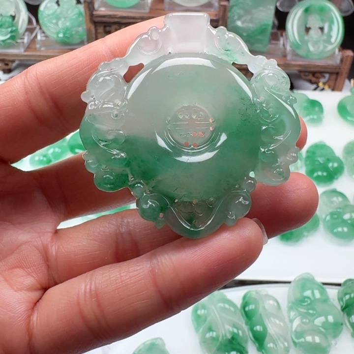 石英质玉颈饰未镶嵌