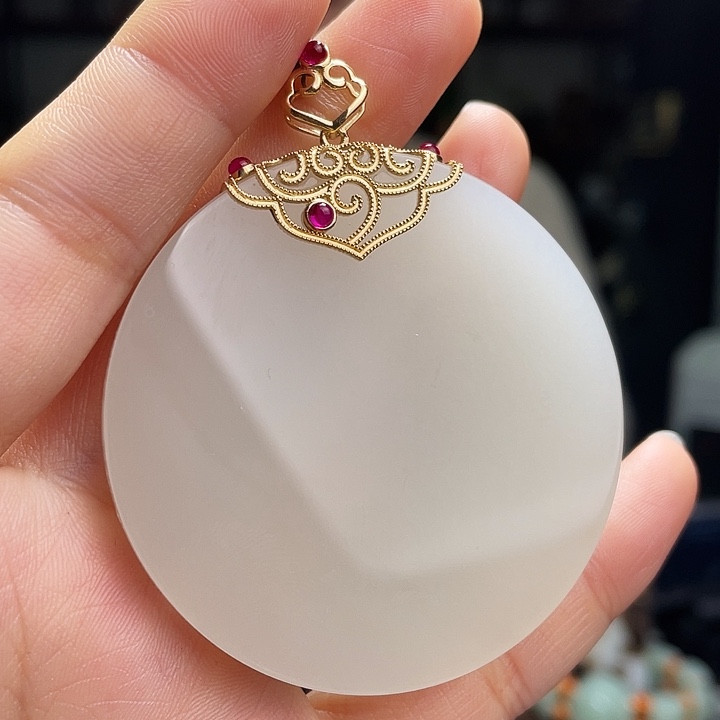 和田玉挂件18K金镶嵌定制发货