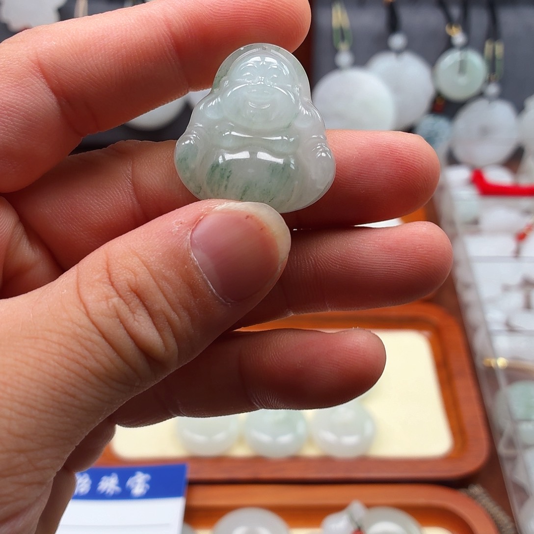 石英质玉未镶嵌颈饰