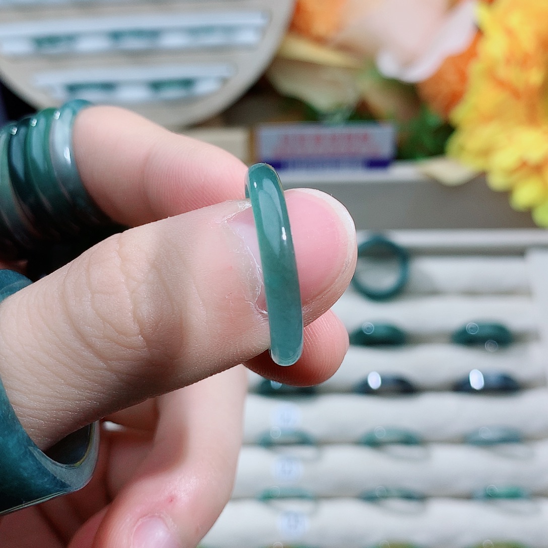 小***风未镶嵌戒指翡翠23圈