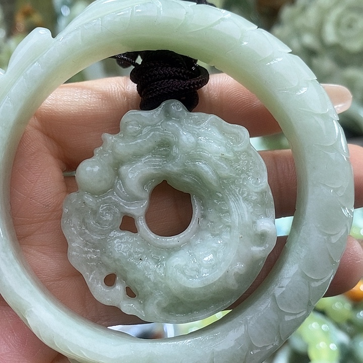 岫玉岫玉一套未镶嵌