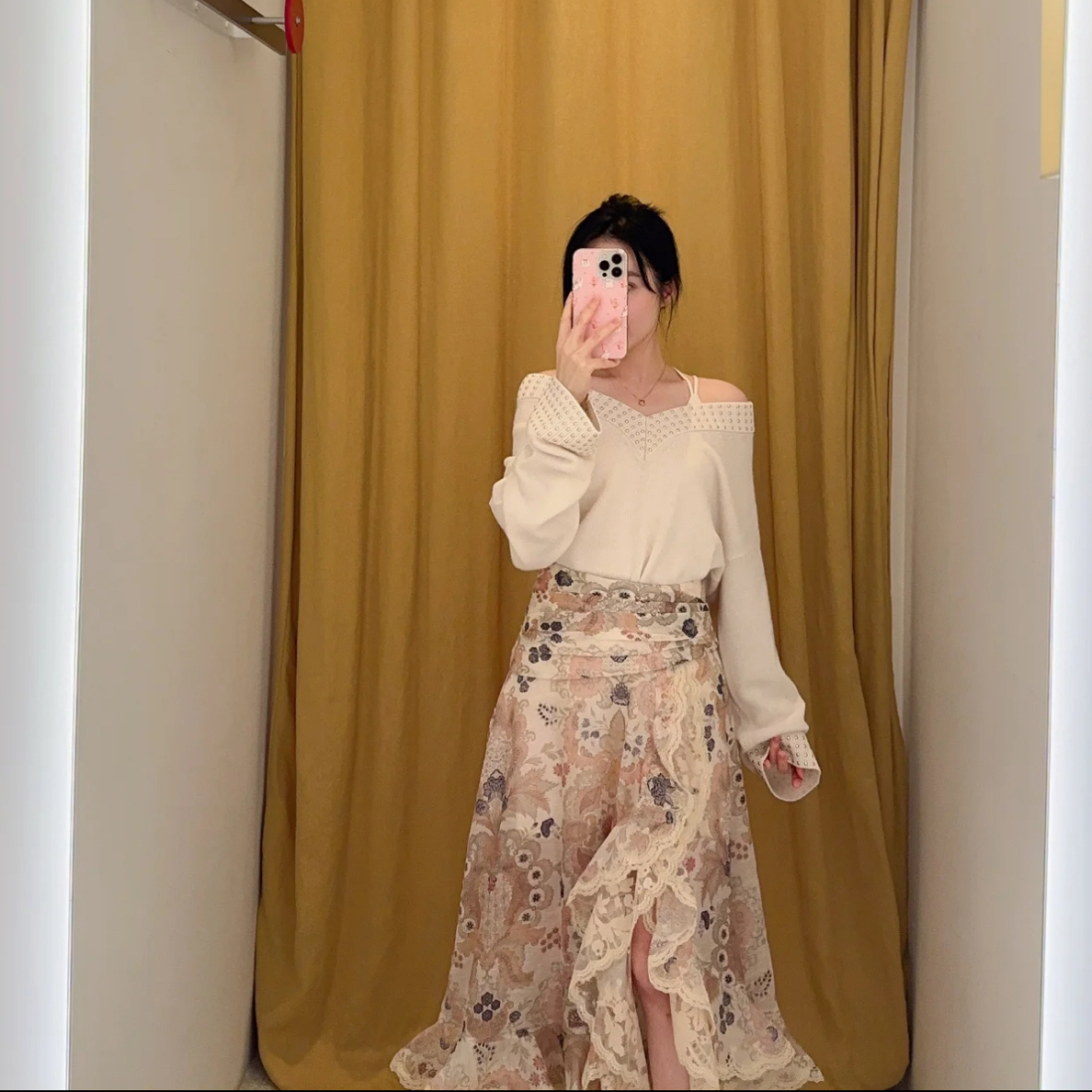 26早春新品蕾丝拼接真丝不规则半裙