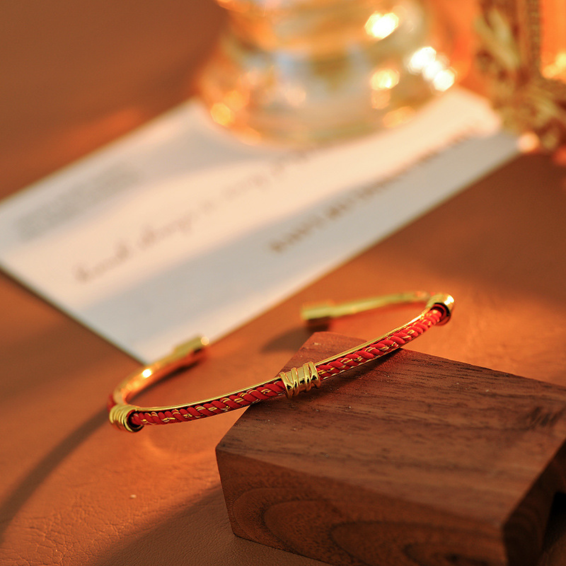 合金手镯 1006号法式复古皮革气质感手镯本命年红色皮革手环轻奢