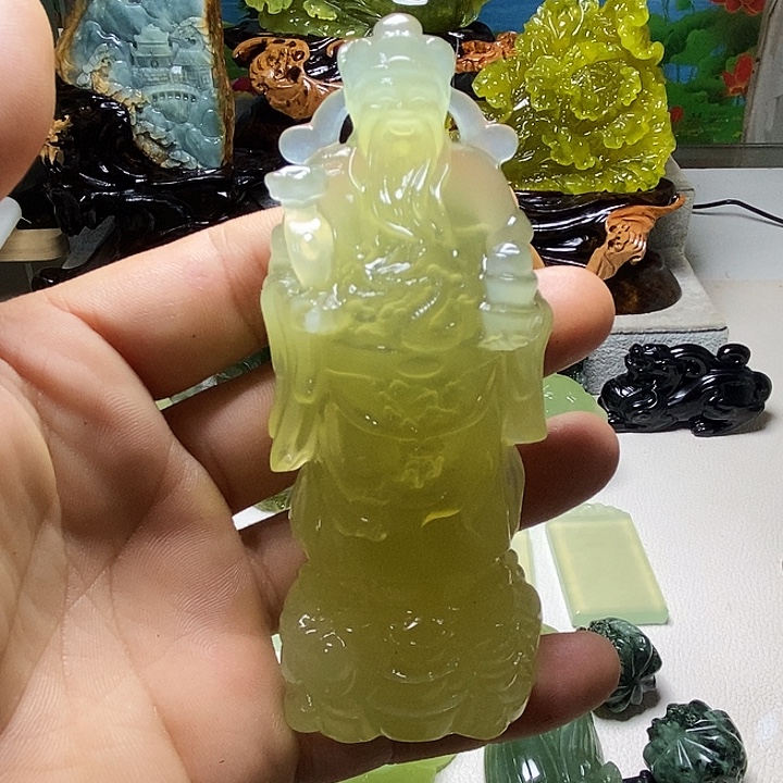 蛇纹石玉未镶嵌小摆件