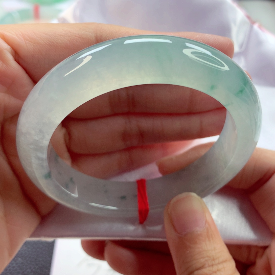 翡翠手镯未镶嵌55.3中万战斗机A