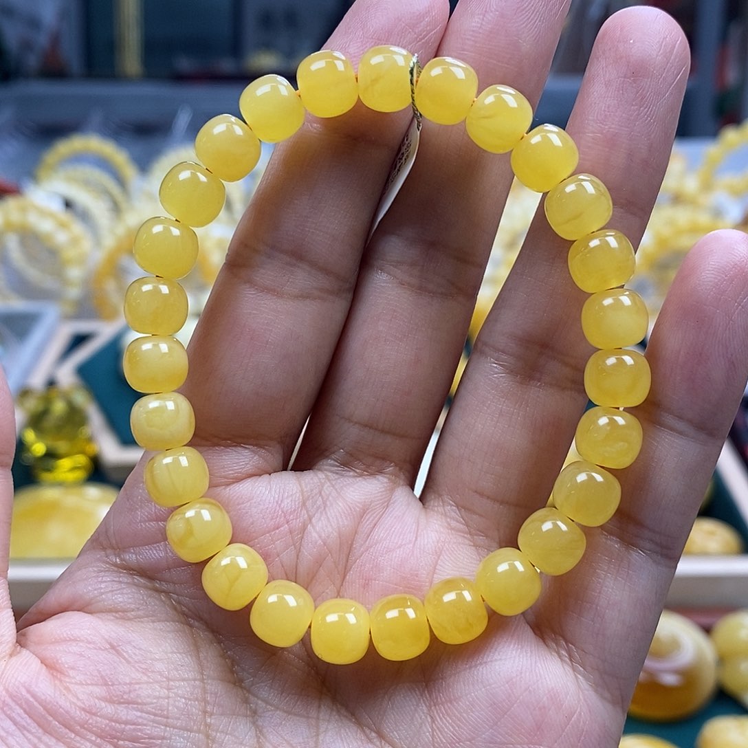 未镶嵌琥珀珠宝奇石8鸡油红老型8.13