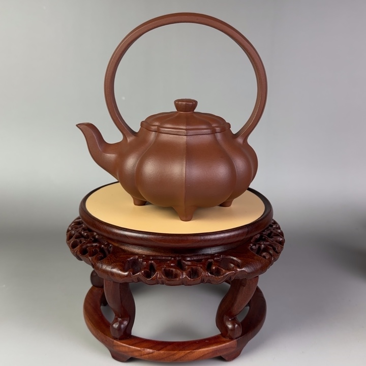 底槽青茶壶自****?提梁380 cc左右