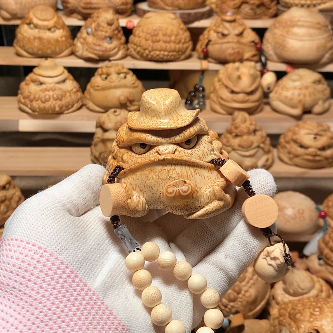 竹放**念竹根雕金蟾竹根雕