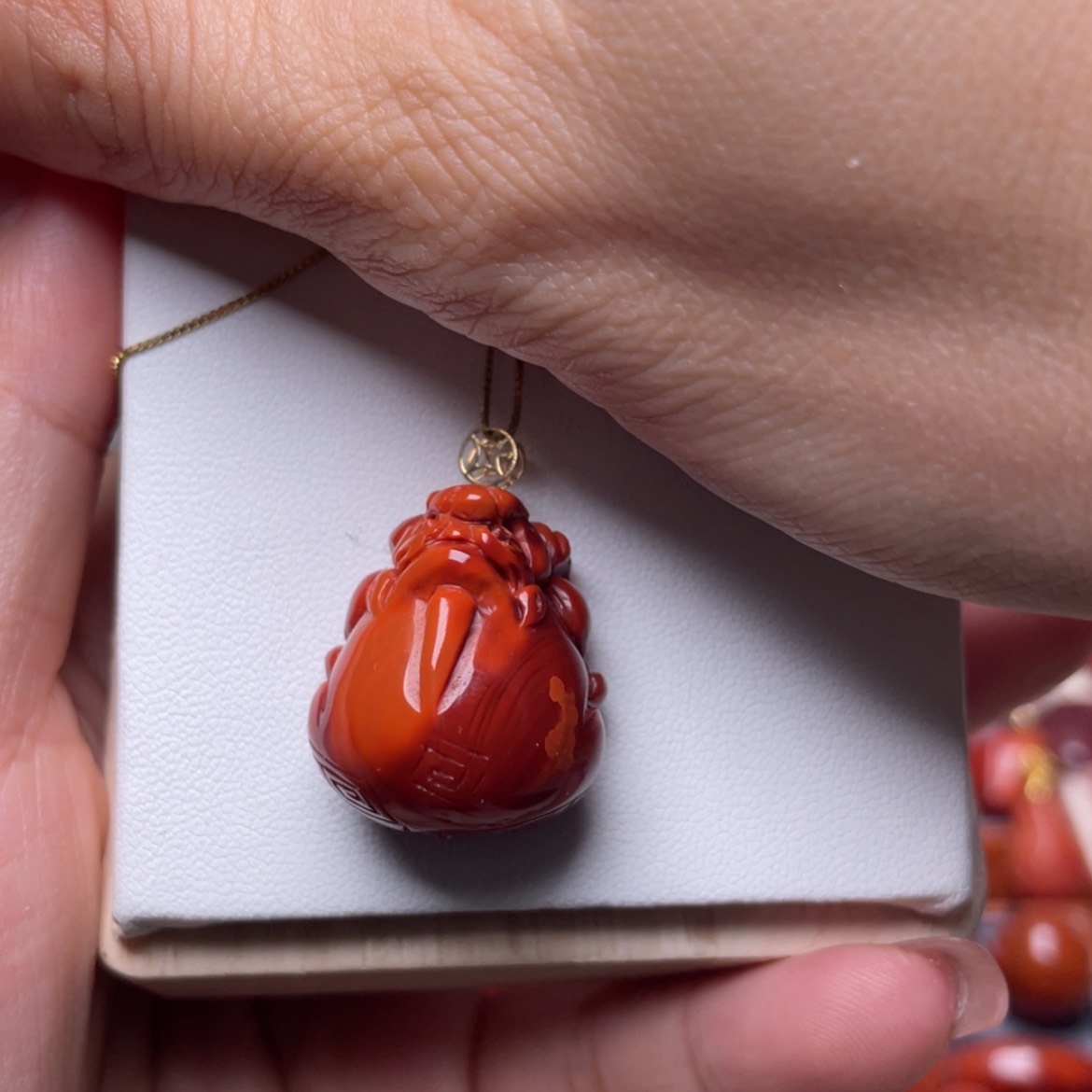 【闪购商品】南红玛瑙貔貅吊坠18K金镶嵌