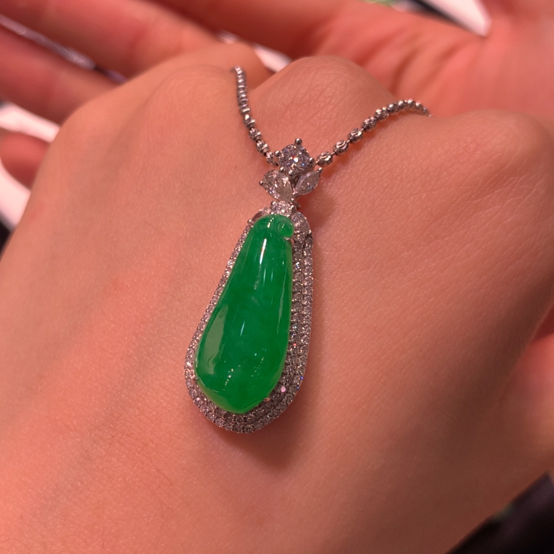 吊坠(不含链)18K金镶嵌翡翠