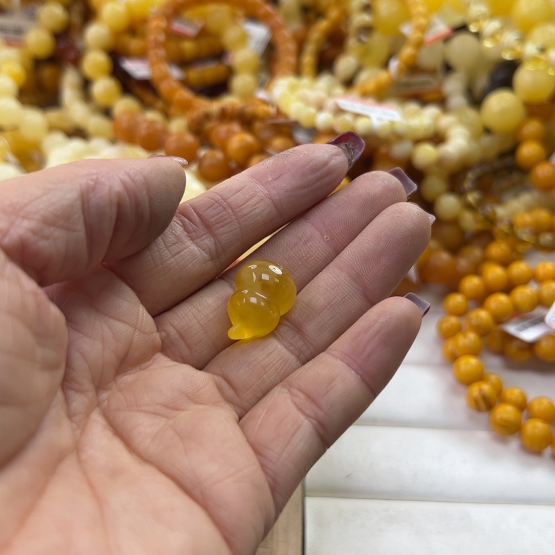 琥珀珠宝奇石未镶嵌