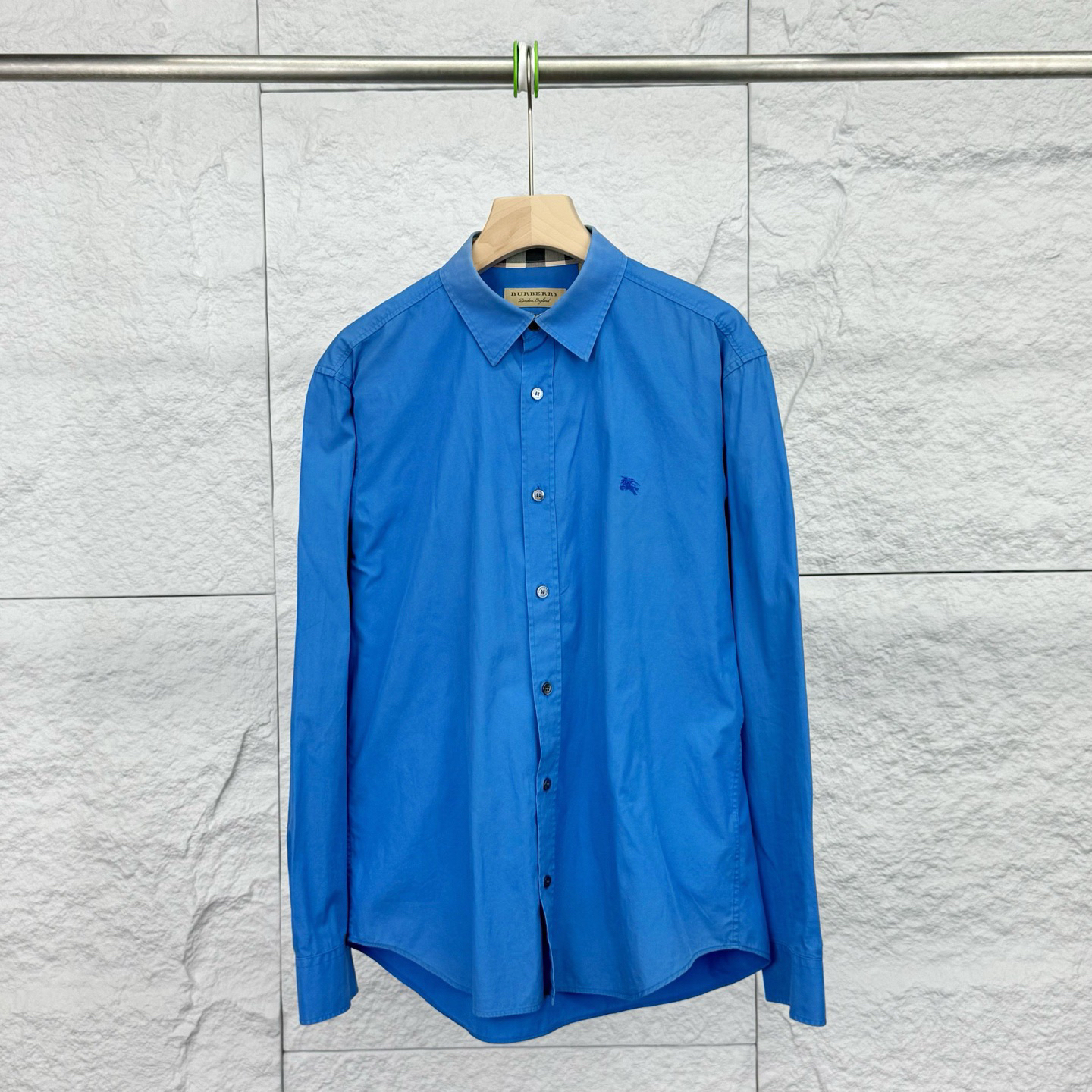 99新 BURBERRY/博柏利 M码/蓝色Logo刺绣翻领单排扣衬衫/18284590