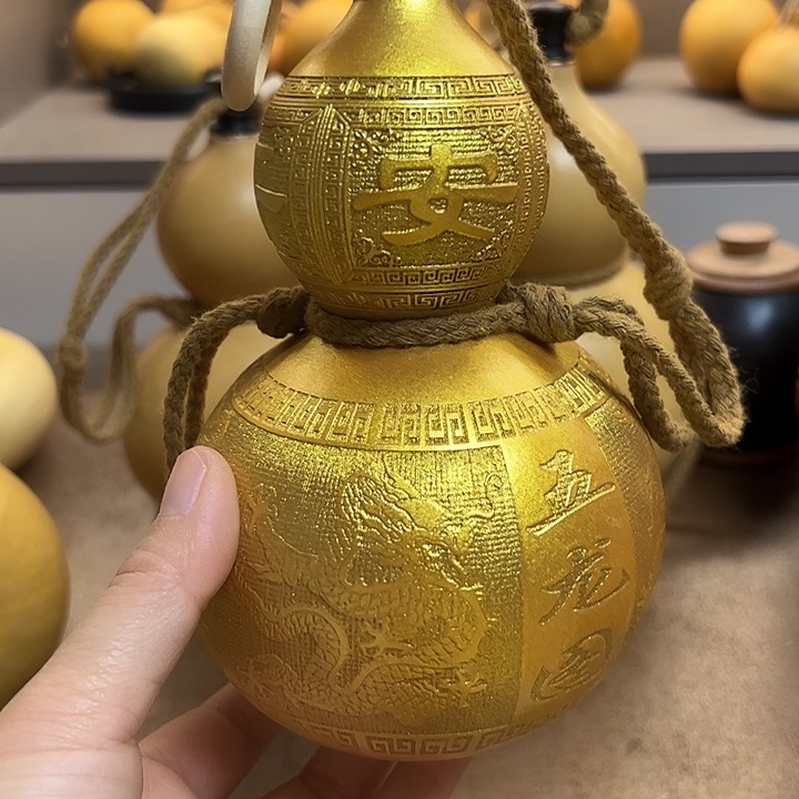 尘***定饿啊饿了景龙咯摸摸