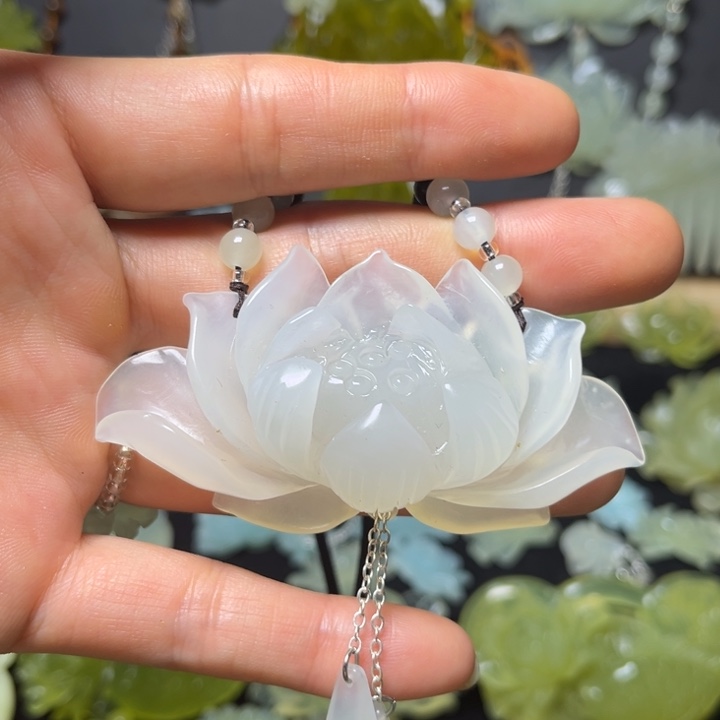 蛇纹石玉未镶嵌颈饰