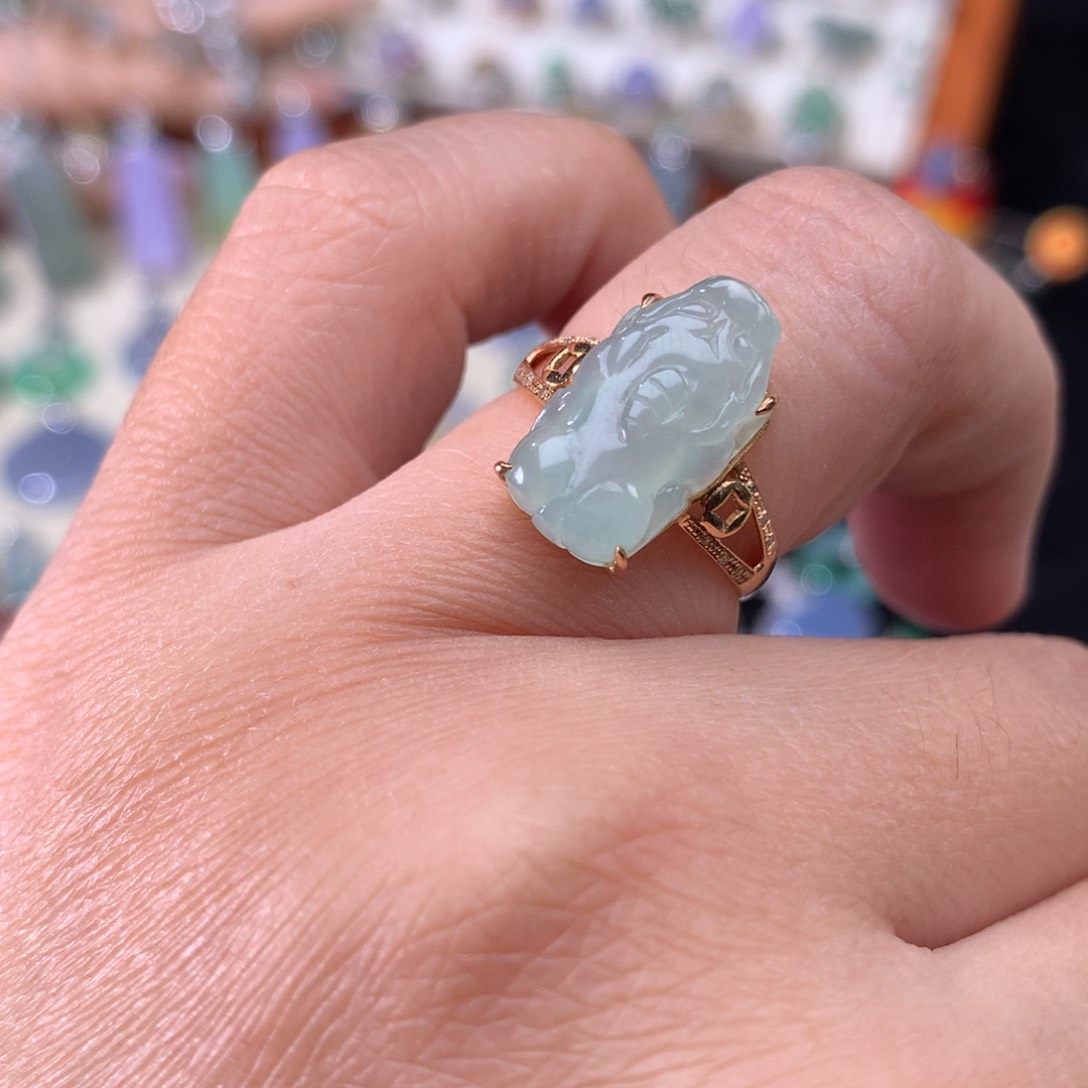 18K金镶嵌戒指翡翠貔貅戒指