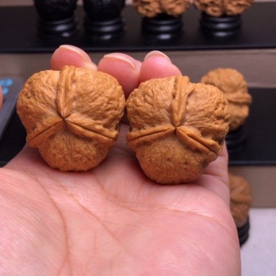 文玩核桃把件满天星三楞7