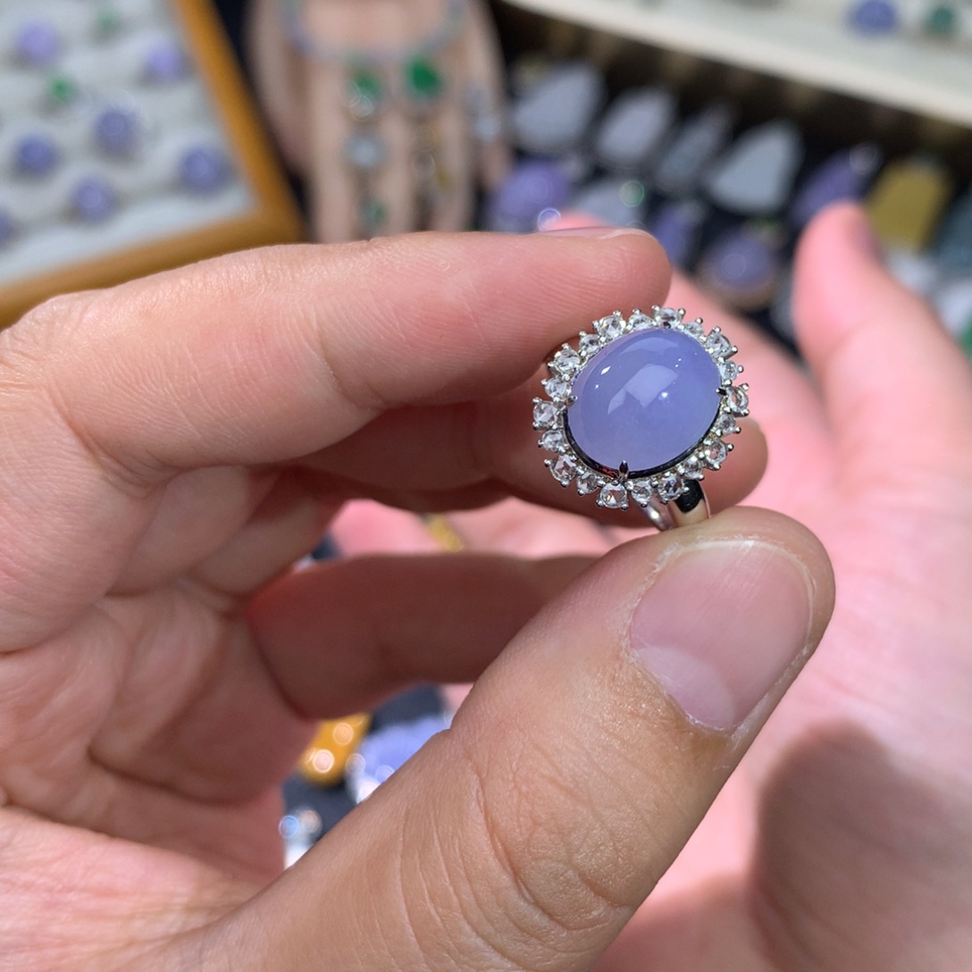 翡翠18K金镶嵌戒指签收后48小时鉴赏期