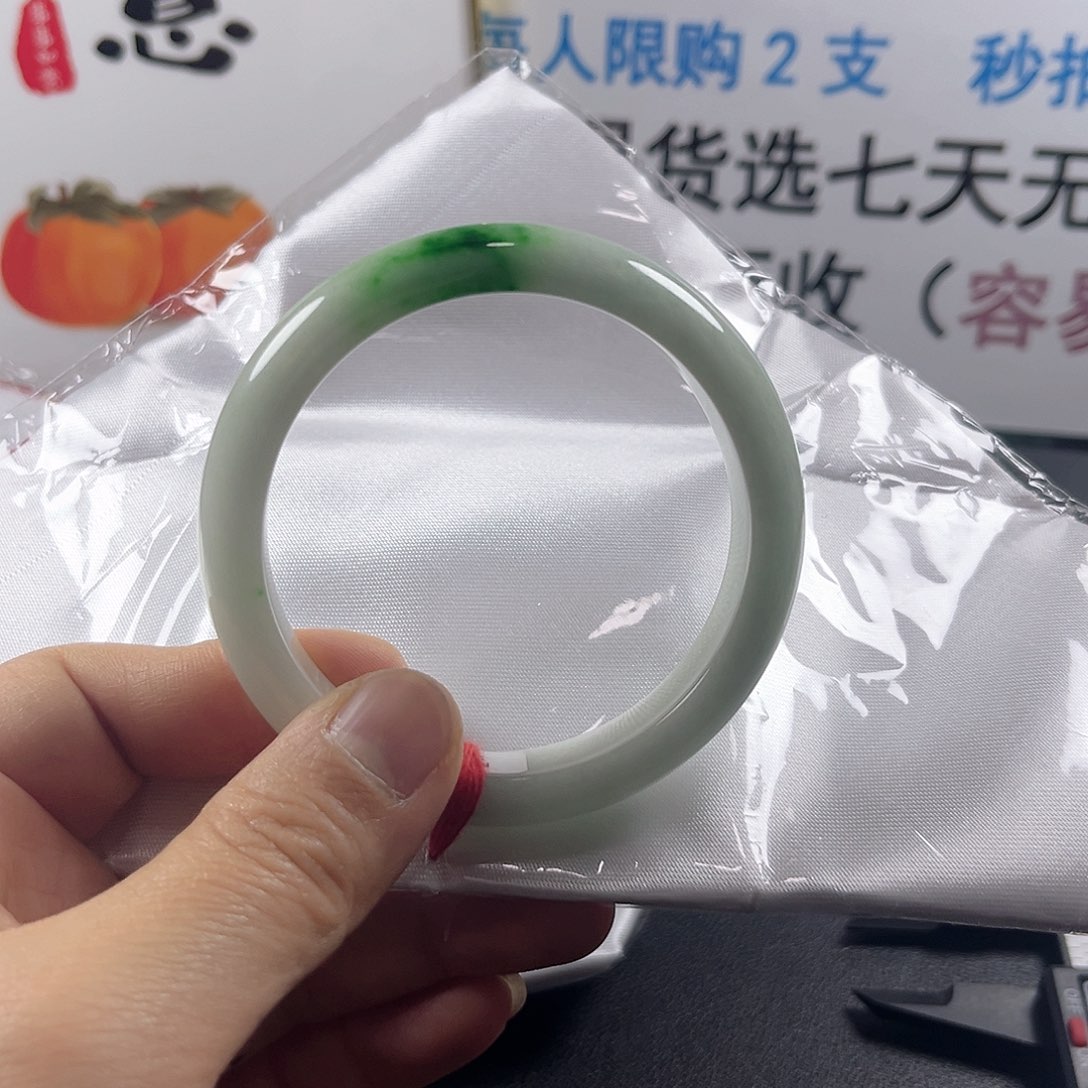 以实物为准，拍哪个发哪个