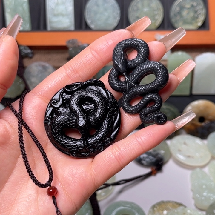 岫玉吊坠(赠链)未镶嵌鸿****流