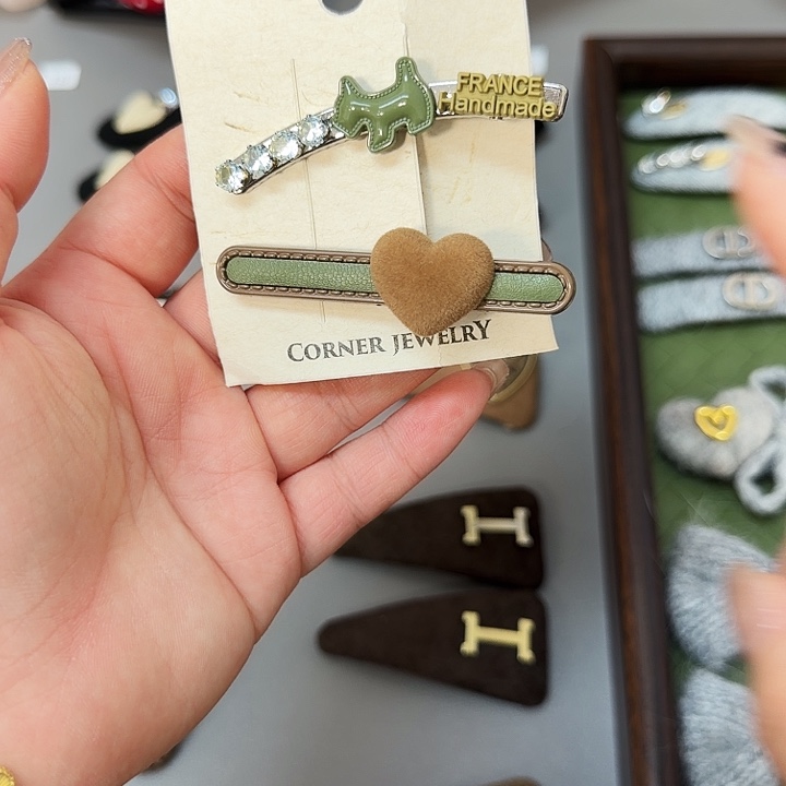 皮质铁合金闪购456