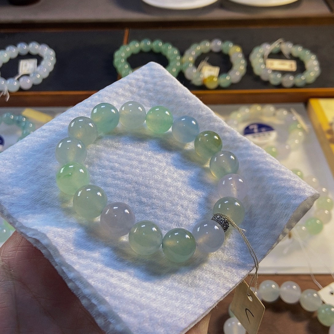 定制翡翠未镶嵌翡翠手串卡11.8