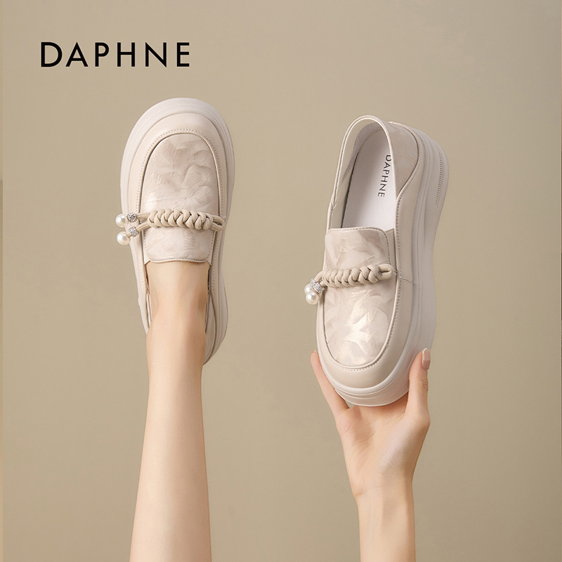 达芙妮纯色套筒修面皮乐福鞋时尚休闲鞋白色夏季百搭秋季X6964