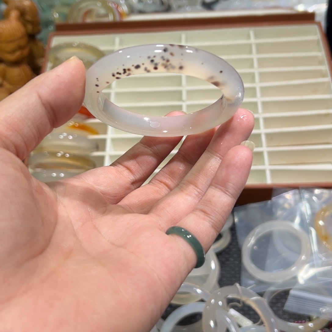 玛瑙/玉髓未镶嵌手镯58圈10